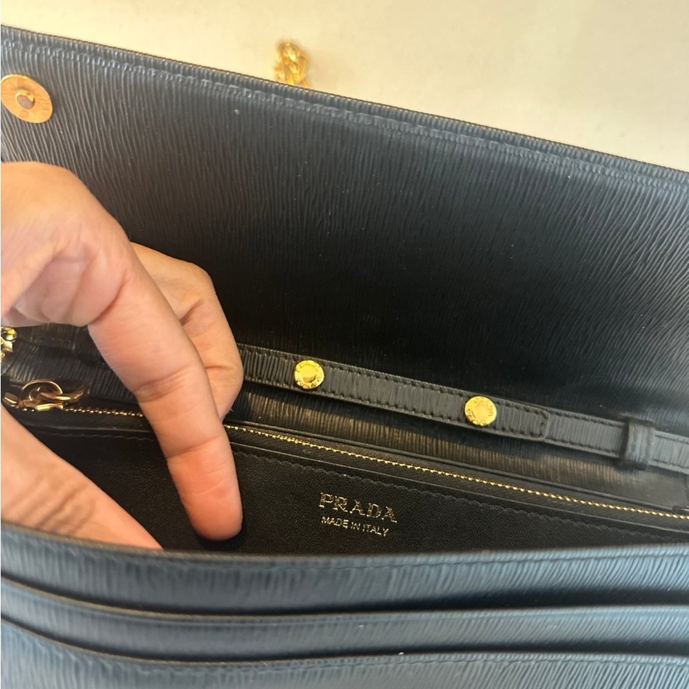 Prada Wallet on Chain - Picture 4 of 7